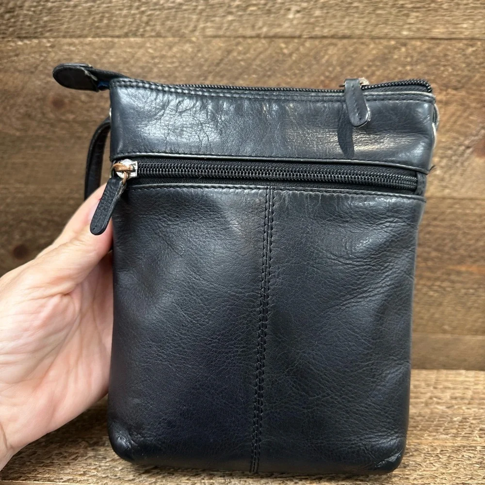 ILI New York Black Leather Crossbody Bag
